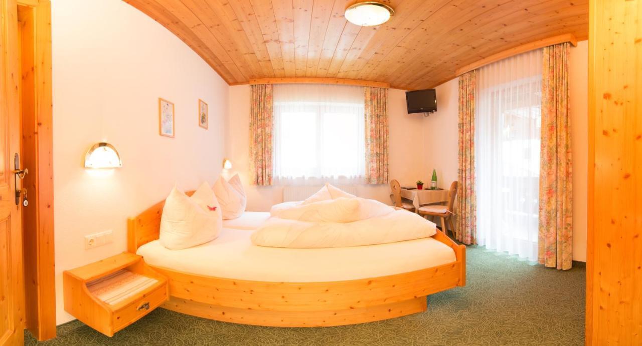 Bed and Breakfast Haus Elisabeth Нойштифт-им-Штубайталь Номер фото